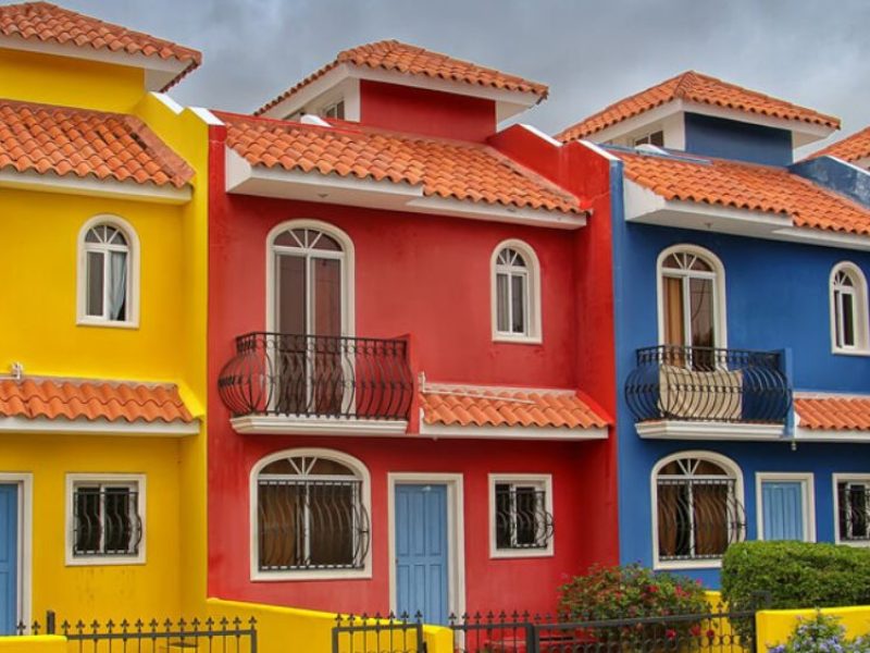 house banner (1500 × 563 px)